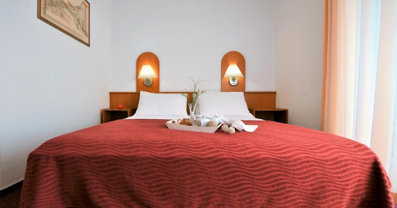 Hotel Alkar سيني المظهر الخارجي الصورة